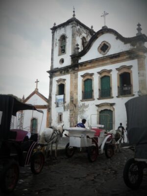 paraty-eglise-et-caleches